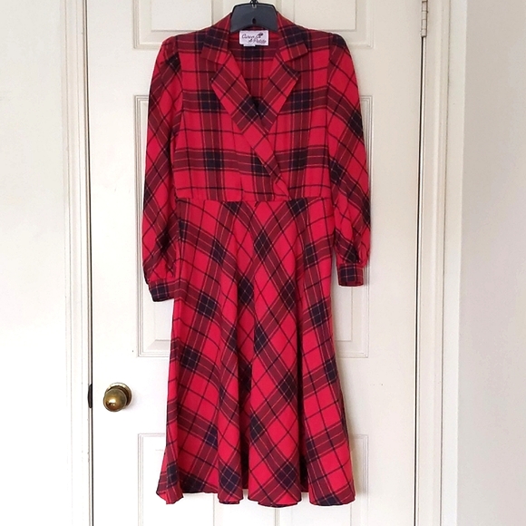 NWOT. Vintage Caron Petite Red and Black Plaid Dress with side pockets. - Picture 1 of 4